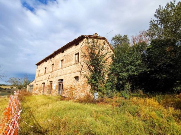 casa indipendente in vendita a Mondavio in zona San Filippo sul Cesano