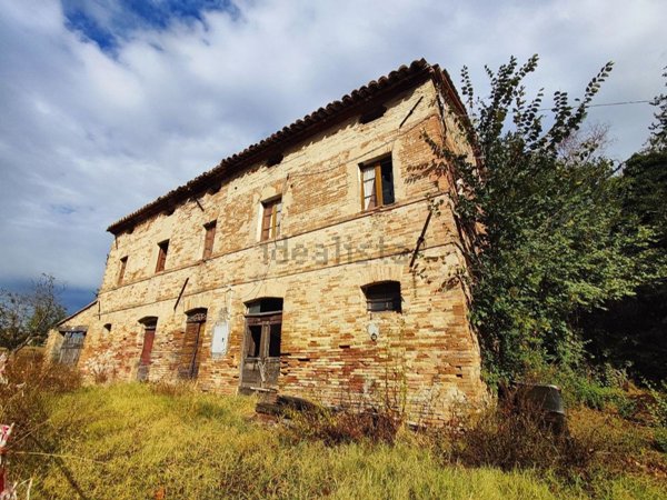 rudere in vendita a Mondavio in zona San Filippo sul Cesano