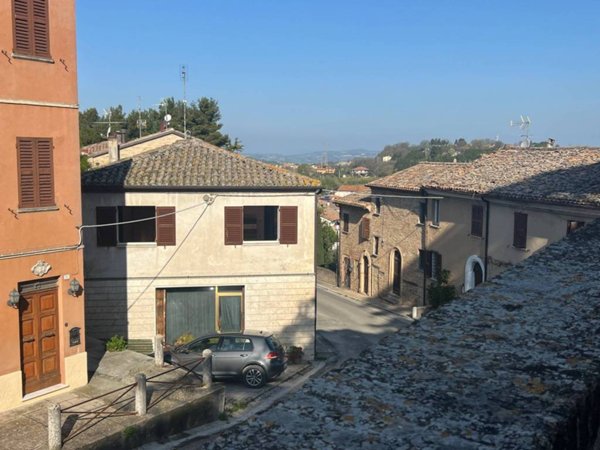 casa indipendente in vendita a Mondavio