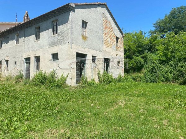 casa indipendente in vendita a Mondavio in zona San Michele al Fiume