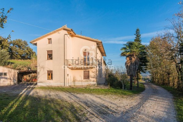 casa indipendente in vendita a Mondavio in zona San Michele al Fiume