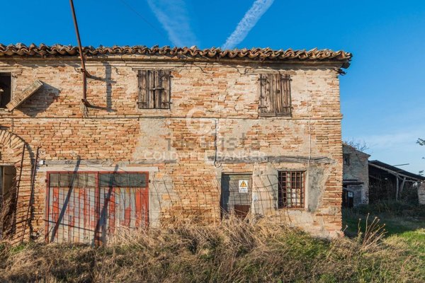 casale in vendita a Mondavio