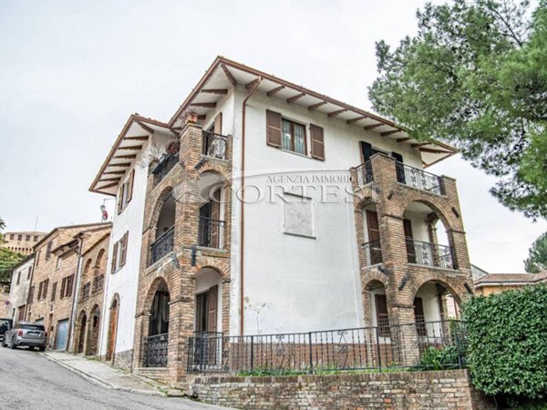 casa indipendente in vendita a Mondavio