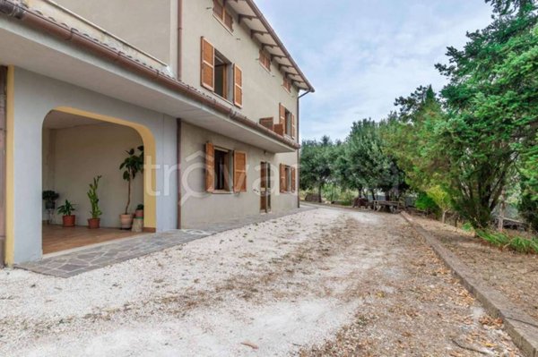 casa indipendente in vendita a Mondavio