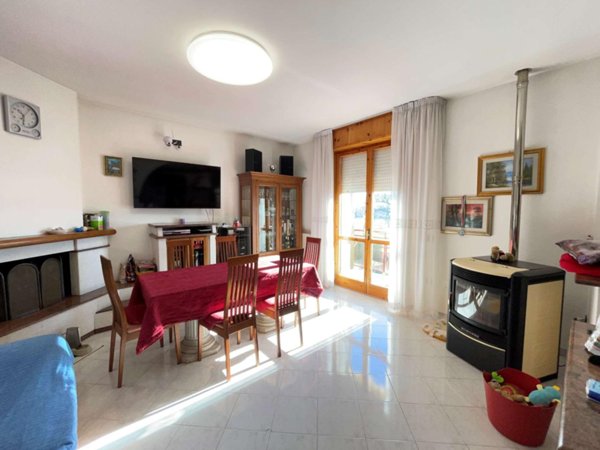 appartamento in vendita a Mondavio in zona San Michele al Fiume