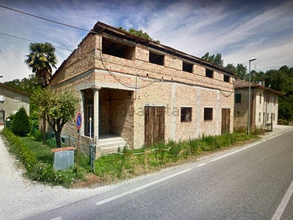 locale di sgombero in vendita a Mondavio in zona San Filippo sul Cesano