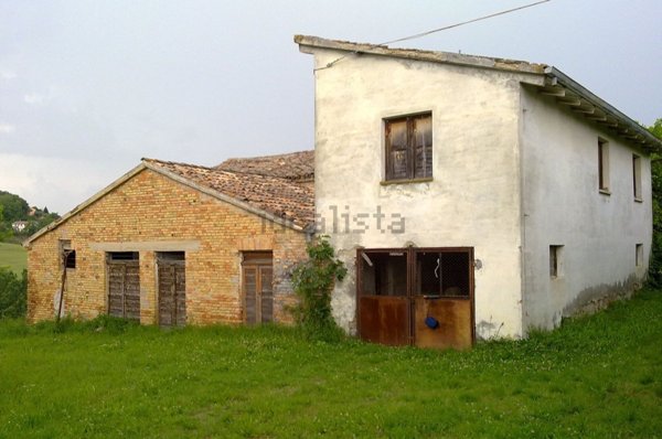 casale in vendita a Mondavio