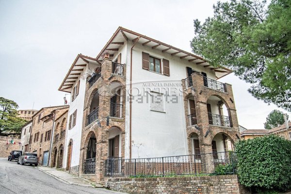 casa indipendente in vendita a Mondavio