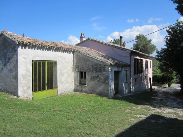 casa indipendente in vendita a Mondavio