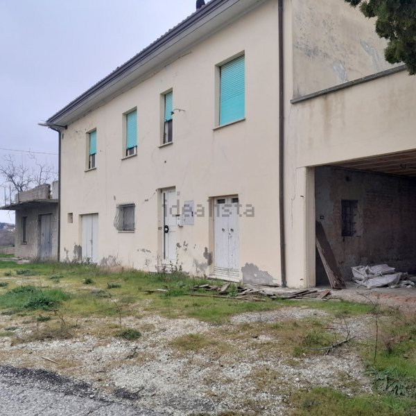 casa indipendente in vendita a Mondavio