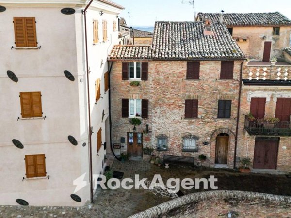 casa indipendente in vendita a Mondavio