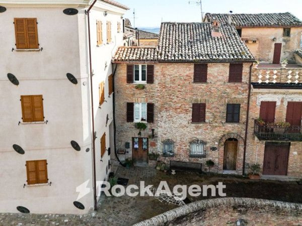 casa indipendente in vendita a Mondavio