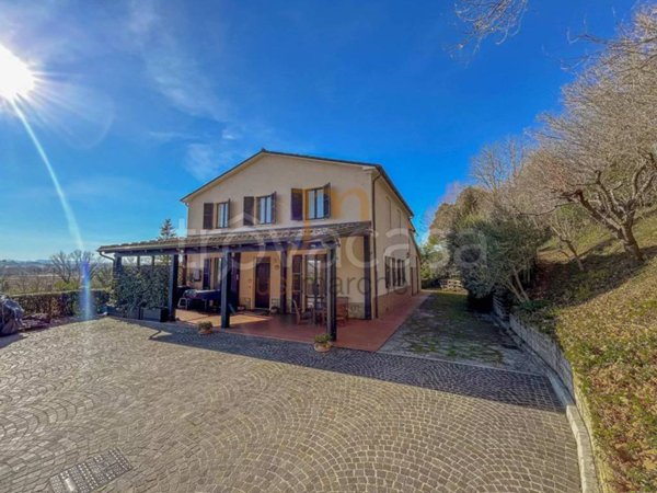 casa indipendente in vendita a Mondavio