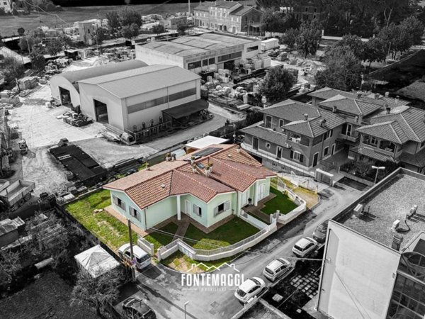 casa indipendente in vendita a Mondavio