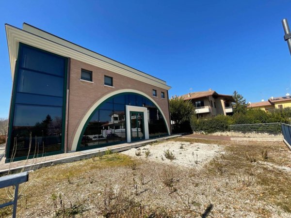 negozio in vendita a Mondavio