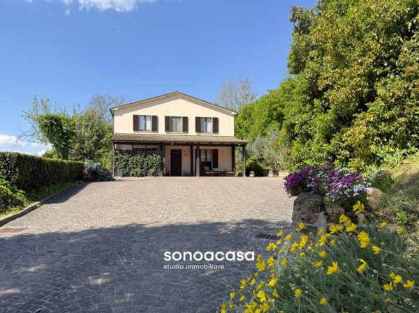 casa indipendente in vendita a Mondavio