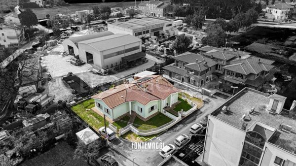 casa indipendente in vendita a Mondavio in zona San Michele al Fiume