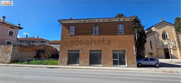 appartamento in vendita a Mondavio in zona San Michele al Fiume