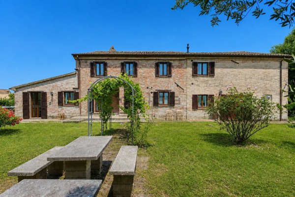 casa indipendente in vendita a Mondavio