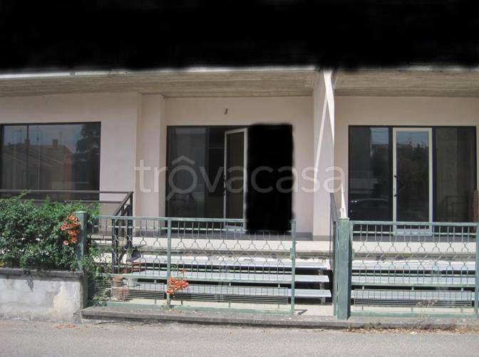 locale commerciale in vendita a Mondavio