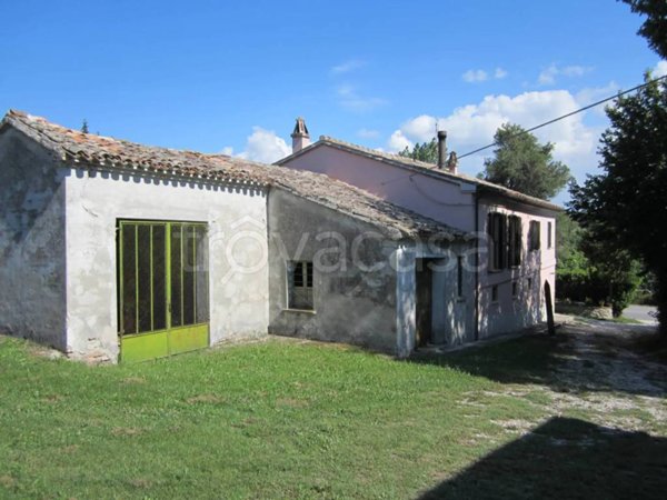 casa indipendente in vendita a Mondavio