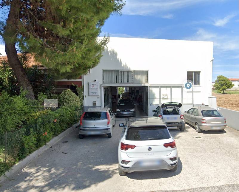 ufficio in vendita a Mondolfo in zona Marotta
