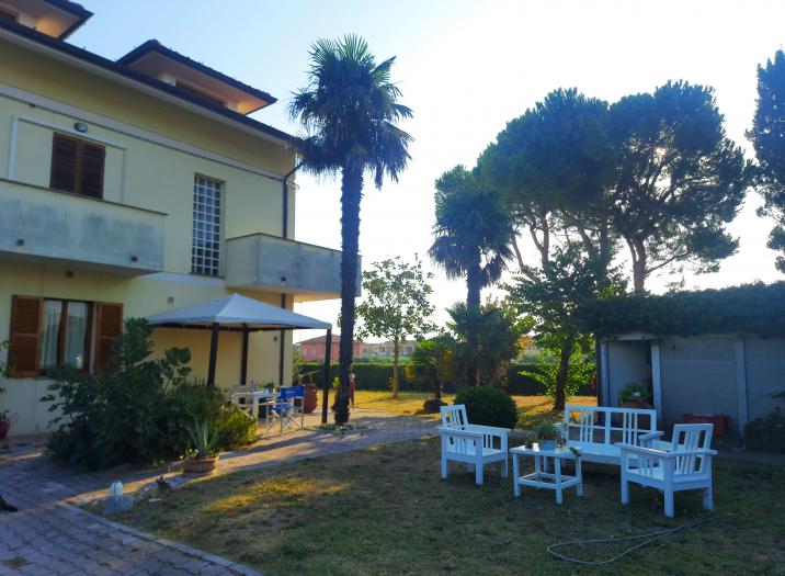 casa indipendente in vendita a Mondolfo in zona Marotta