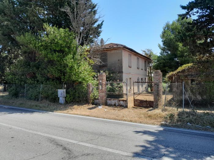 casa indipendente in vendita a Mondolfo in zona Marotta