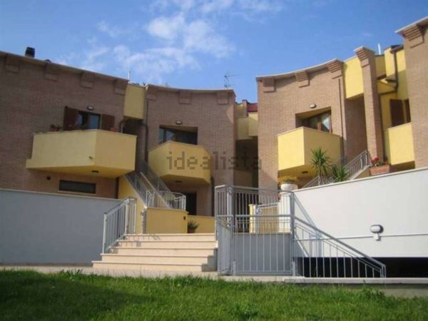 appartamento in vendita a Mondolfo in zona Marotta