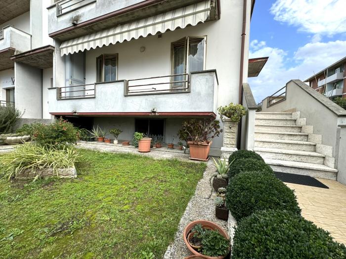 appartamento in vendita a Mondolfo in zona Marotta