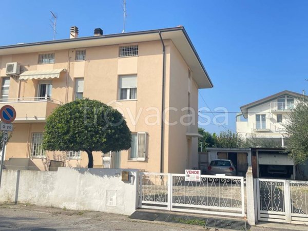appartamento in vendita a Mondolfo in zona Marotta