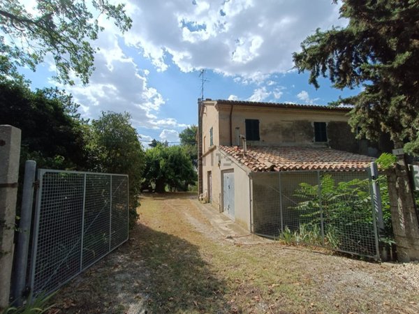 casa indipendente in vendita a Mondolfo