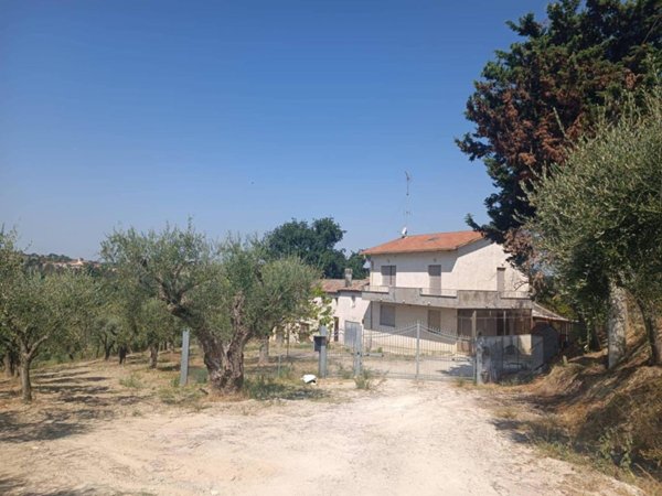 casa indipendente in vendita a Mondolfo