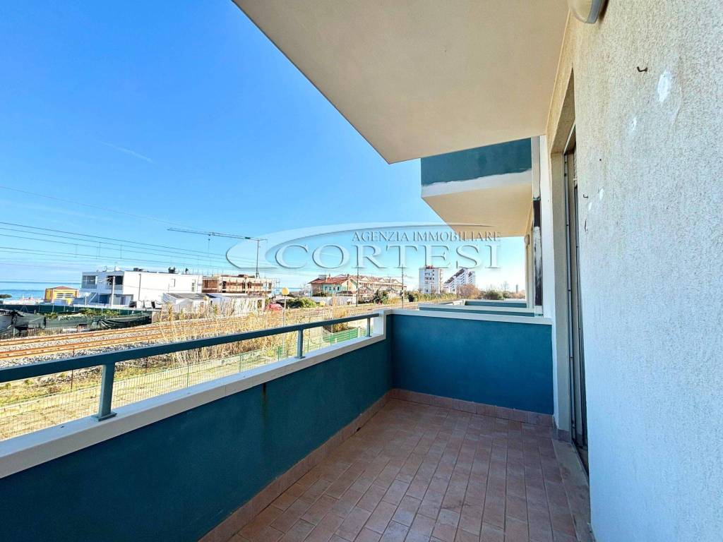 appartamento in vendita a Mondolfo in zona Marotta