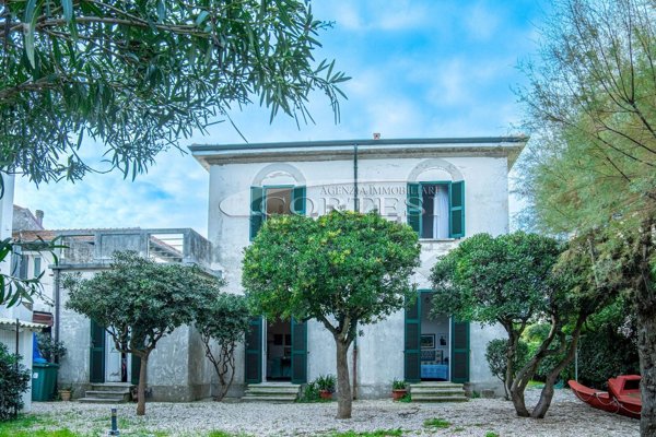 casa indipendente in vendita a Mondolfo in zona Marotta