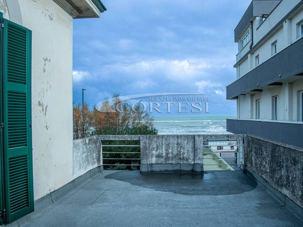 casa indipendente in vendita a Mondolfo in zona Marotta