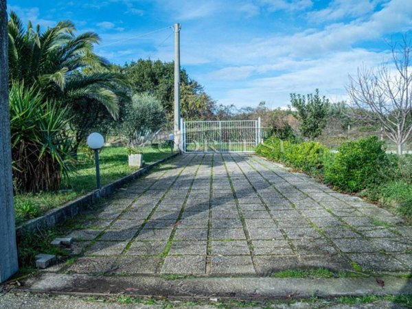casa indipendente in vendita a Mondolfo in zona Marotta