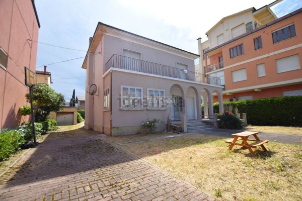 appartamento in vendita a Mondolfo in zona Marotta