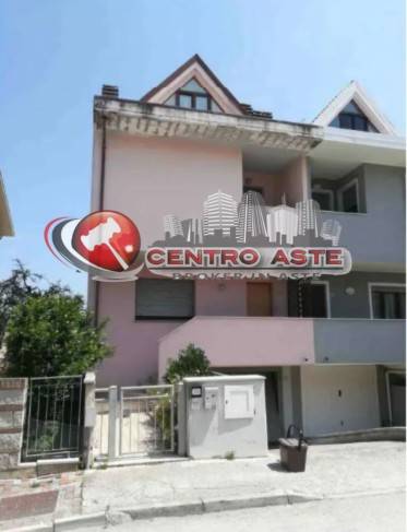 appartamento in vendita a Mondolfo in zona Marotta
