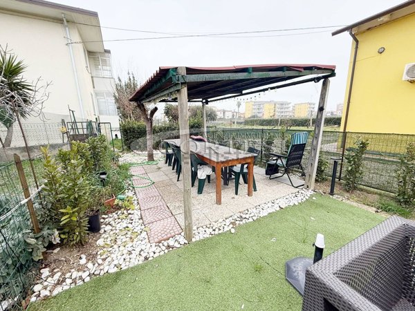 appartamento in vendita a Mondolfo in zona Marotta