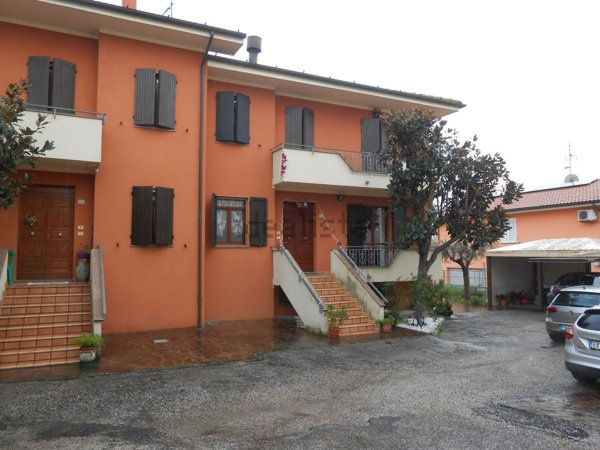 casa indipendente in vendita a Mondolfo