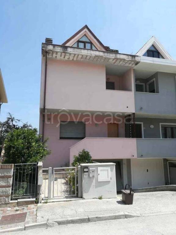 appartamento in vendita a Mondolfo in zona Marotta