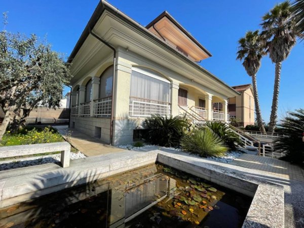 casa indipendente in vendita a Mondolfo in zona Marotta