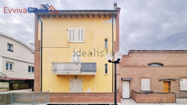 appartamento in vendita a Mondolfo in zona Marotta