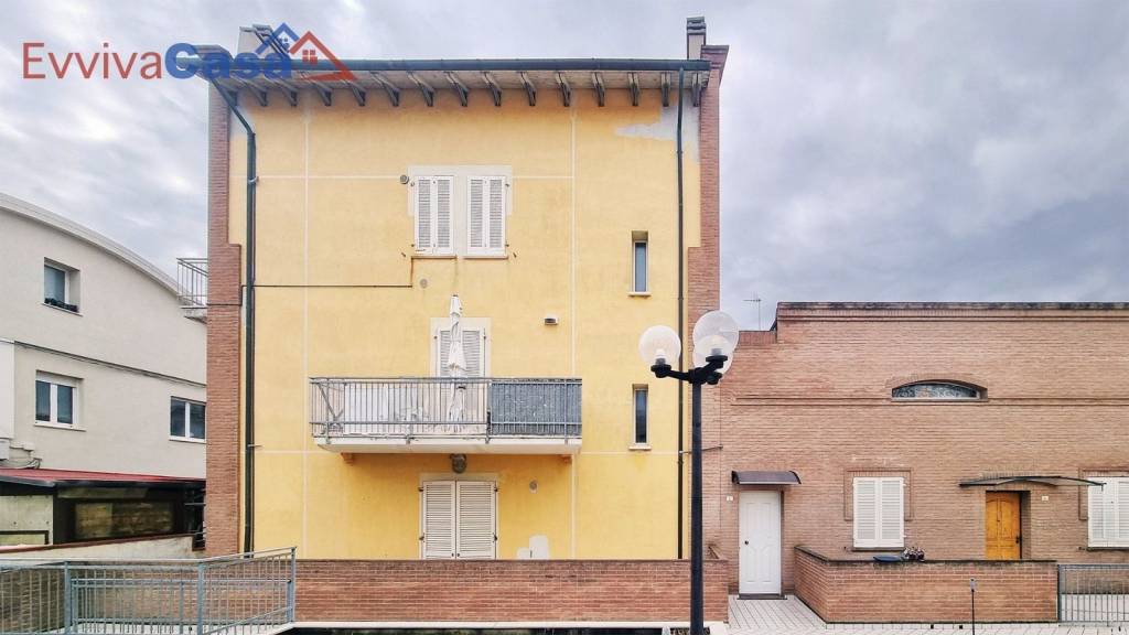 appartamento in vendita a Mondolfo in zona Marotta