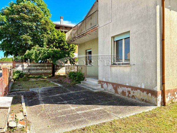 appartamento in vendita a Mondolfo in zona Marotta