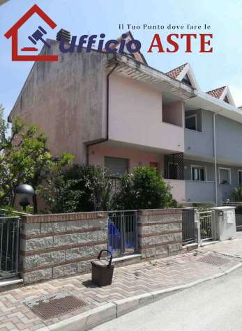 appartamento in vendita a Mondolfo in zona Marotta