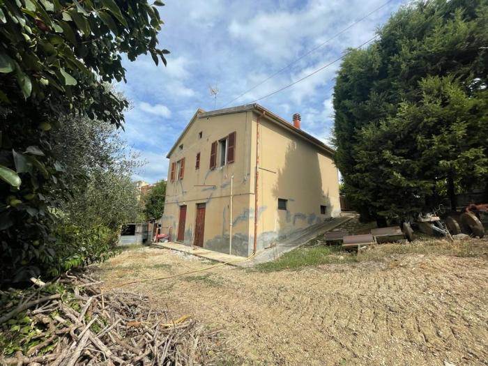 casa indipendente in vendita a Mondolfo