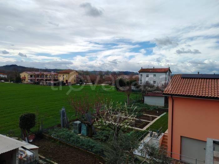 casa indipendente in vendita a Mondolfo
