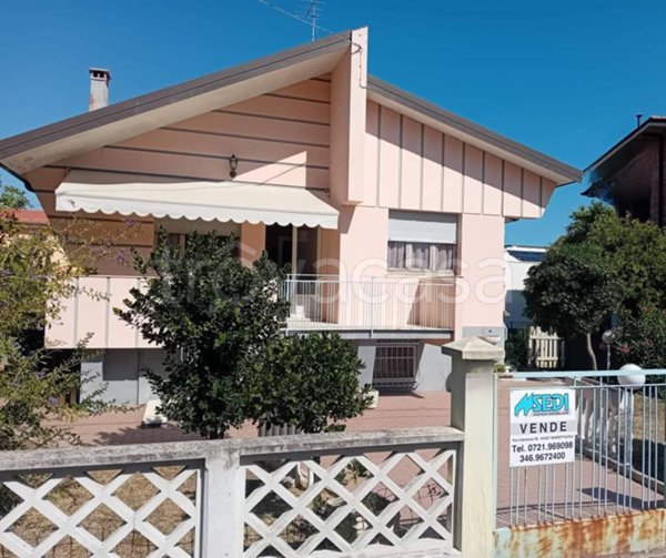 casa indipendente in vendita a Mondolfo in zona Marotta